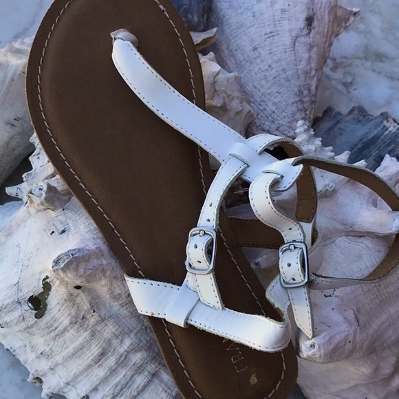 NWOB Franco Sarto White Leather Thong Sandals with Ankle Straps Size 7 1/2 Med - Picture 12 of 14